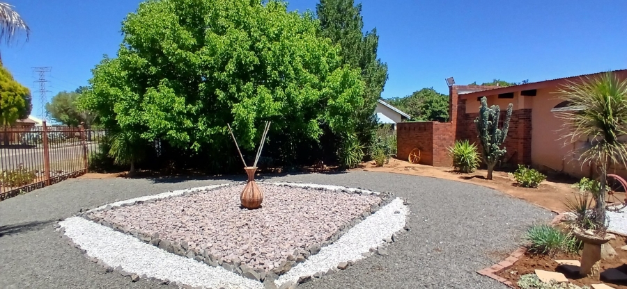 4 Bedroom Property for Sale in Universitas Free State